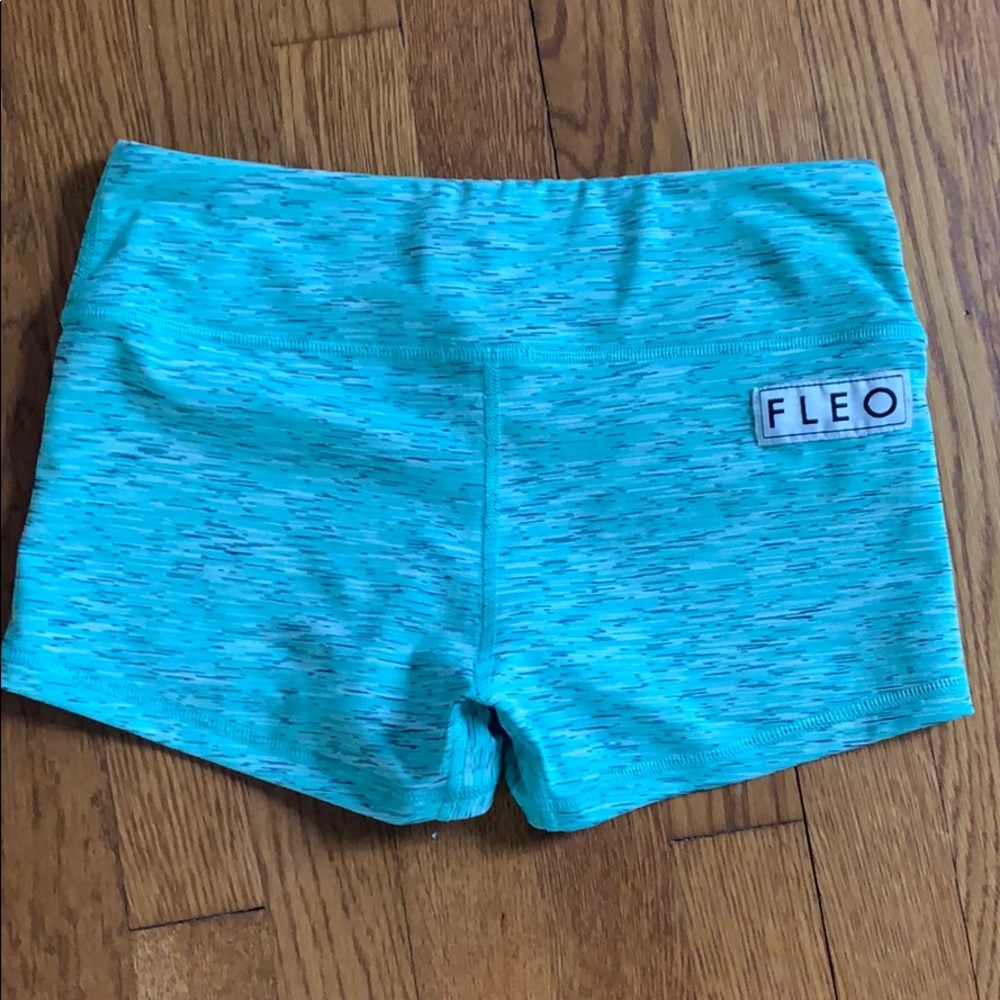 Fleo Mint shorts size s